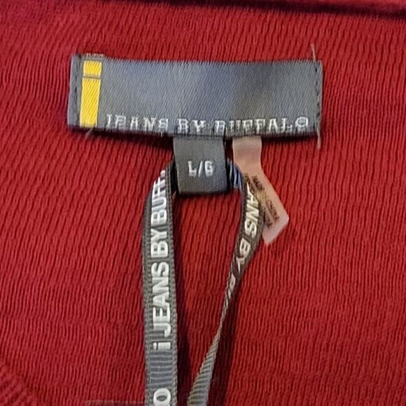 I Jeans By Buffalo Red Sequin Fuzzy V-neck Party Sweater Size L - Picture 6 of 7